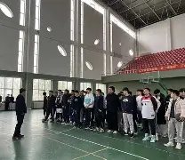 半岛体育官网-篮球联赛出现裁判失误,球队要求重新比赛怎么办